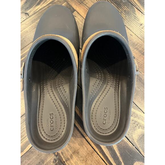 Crocs Sarah Clog Mule Dual Comfort Expresso Rubber Suede Women 10 Neutral Hobbit - Picture 10 of 13